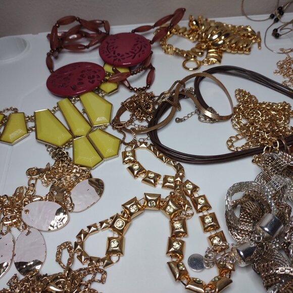 Lot Of Over 40 Necklaces - Picture 3 of 16